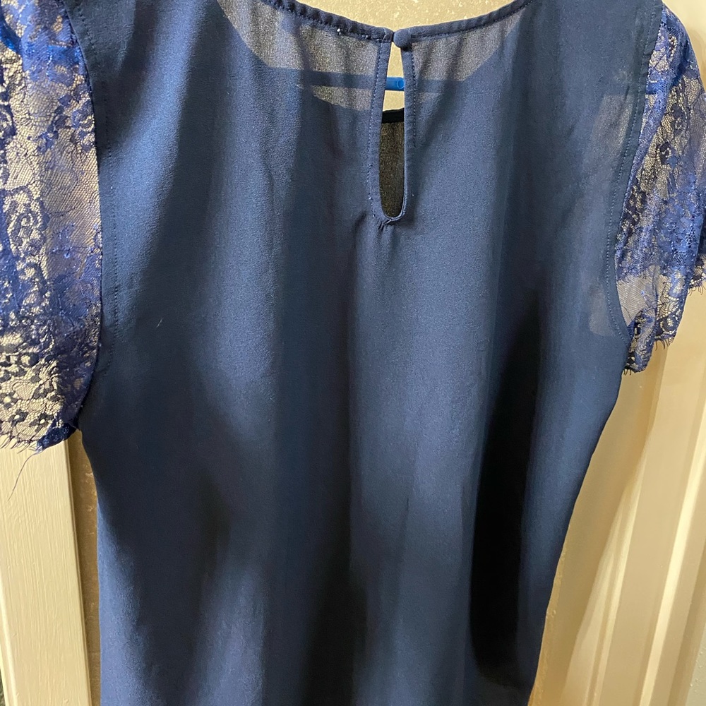 Navy Hawthorn 41 blouse from stitch fix. Lovely keyhole detail in the back.